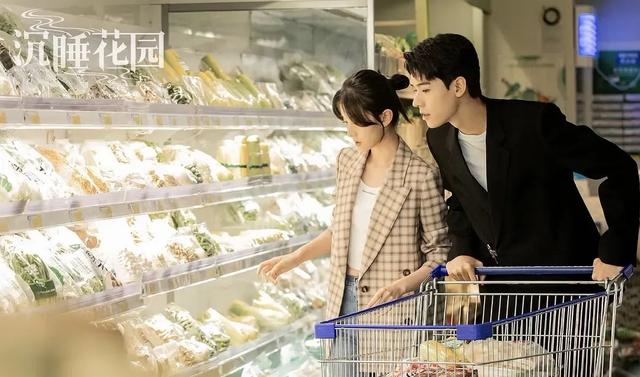 身高超过185高颜值的男明星，金世佳190以上，林一187，林更新186