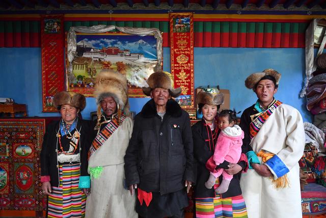 苦难和新生——西藏翻身农奴影像档案：巴桑