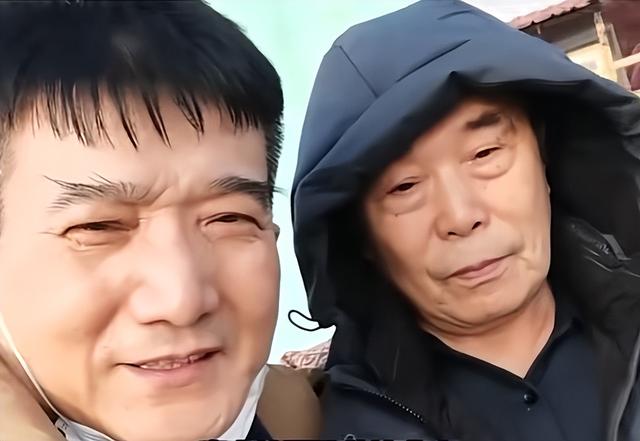 何庆魁儿子为77岁的父亲办八十大寿，魏三台上发火，寿宴成笑话！