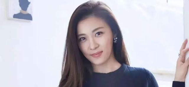 《色即是空》女主角——河智苑，如今已经年过40，风情却丝毫未减