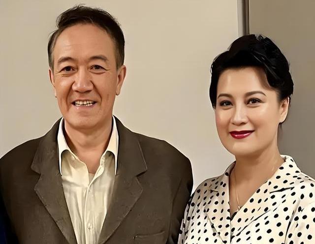 《亮剑》20年后，两位演员遗憾离世，漂亮的“秀芹”低调嫁人