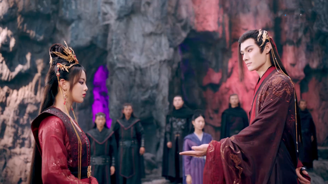 重紫：万劫、卓昊、秦柯为重紫而死，洛音凡不配爱重紫，两次杀她