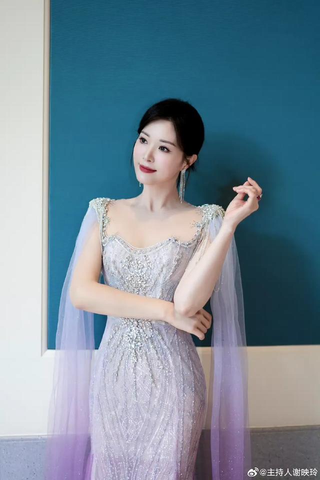 谢映玲，一年一度金鸡奖，央视主持人，最美主持人，与李思思相比