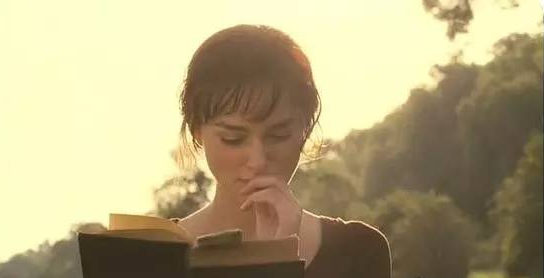 束胸衣,白大腿,打完僵尸就亲嘴