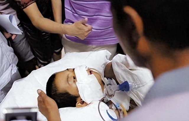 13岁山东男孩,被同事开玩笑,用高压泵往体内充气,五脏严重损坏