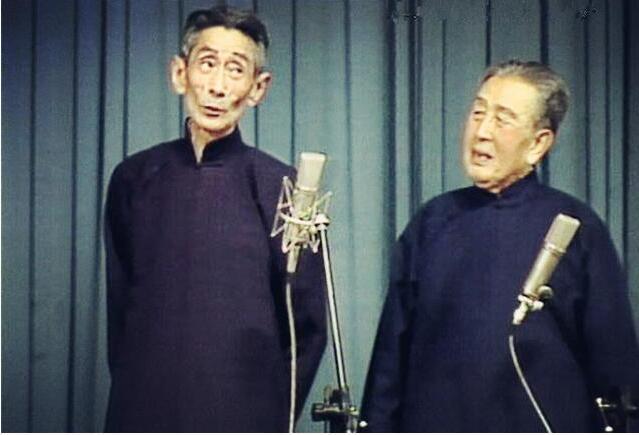 他给马三立当捧哏却未曾大火，师弟学生和徒弟那是相当不错