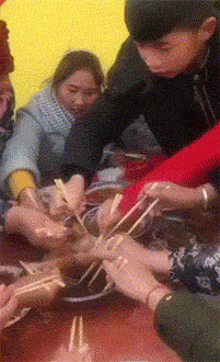 30张罕见图片：最美伴娘团，有纹身的最顶，你们觉得呢？