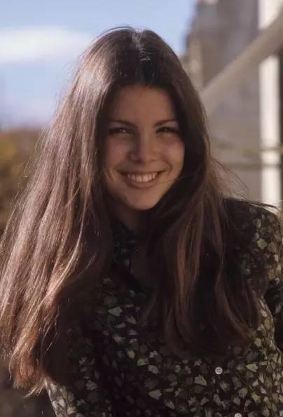 母亲是奥斯卡影后，三段婚姻都失败的摩纳哥卡罗琳公主