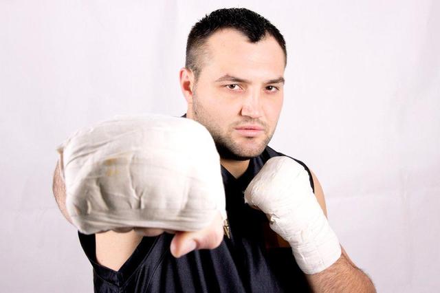 奥运拳击金牌得主托尼·尤卡，将复出拳台，对手是德国老将哈莫