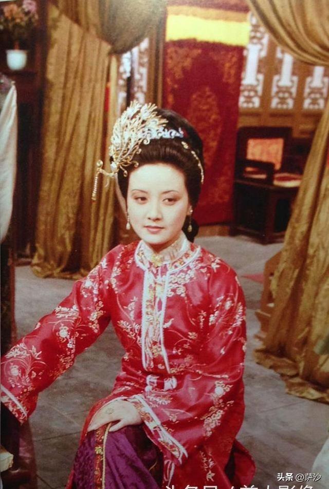 《红楼梦》王熙凤得了下红之症为什么瞒着众人？她26岁病死怪谁？