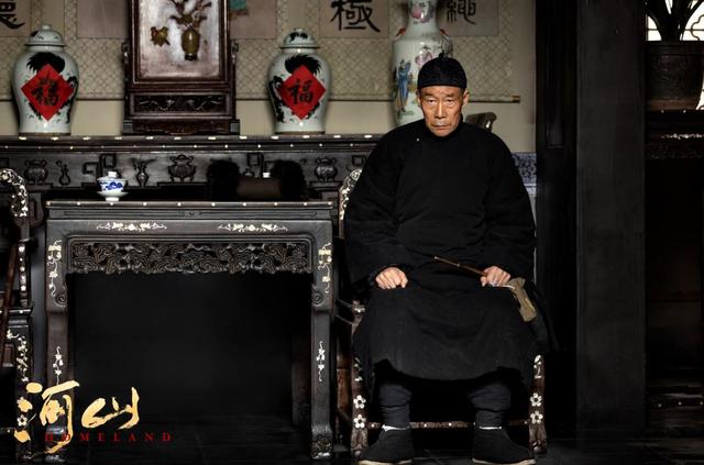 《抗日奇侠》10年，导演沉寂，王新军告别神剧，舒耀瑄片约不断