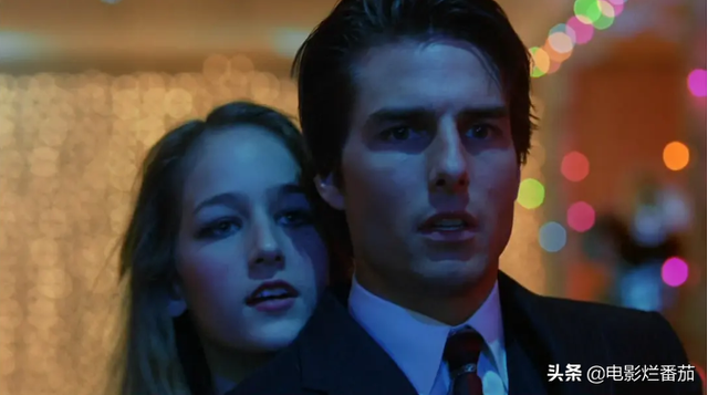 《大开眼戒》：阿汤夫妇在电影公映后离婚，导演在公映前突然死亡