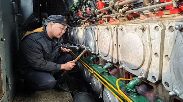 济南西机务段:春运幕后的夜班坚守