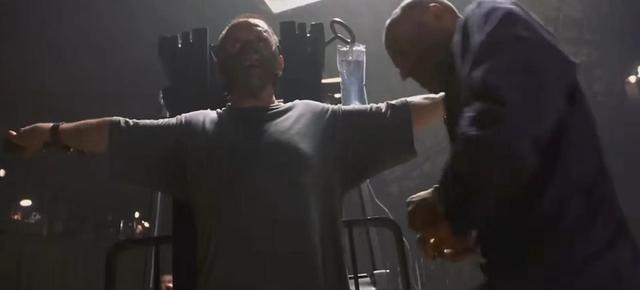 《沉默的羔羊2》汉尼拔系列——可怕食人魔为爱复出单手开脑壳