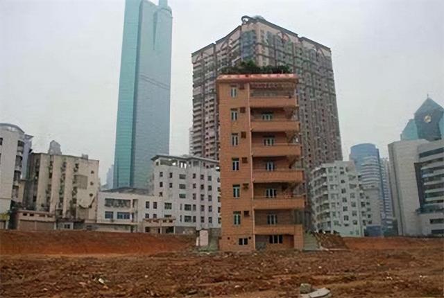 深圳钉子户蔡珠祥：夫妻联手得1700万拆迁款，分完钱后妻离子散