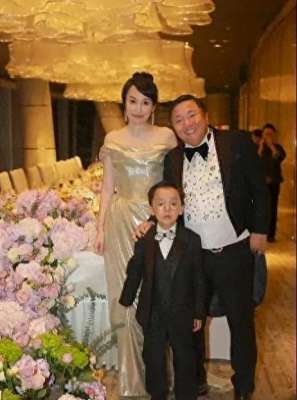 帕梅拉多大(46岁金海心和帕梅拉 罕见身穿姜凯生日宴 我却被39岁杜若溪惊艳到了)