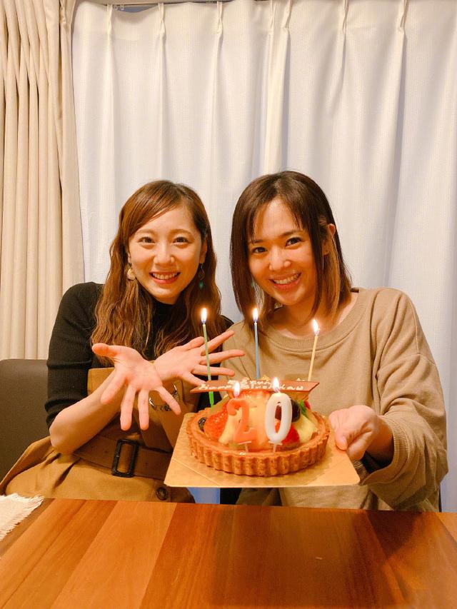 苍井空36岁生日,好朋友送生日蛋糕合照,网友:越来越美了