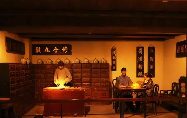 民国商业奇才，借钱不花按时还利息，积累信誉后靠经商成为富翁