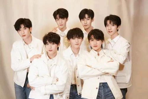 时代少年团：22至28岁，吸血鬼伯爵造型魅力绽放