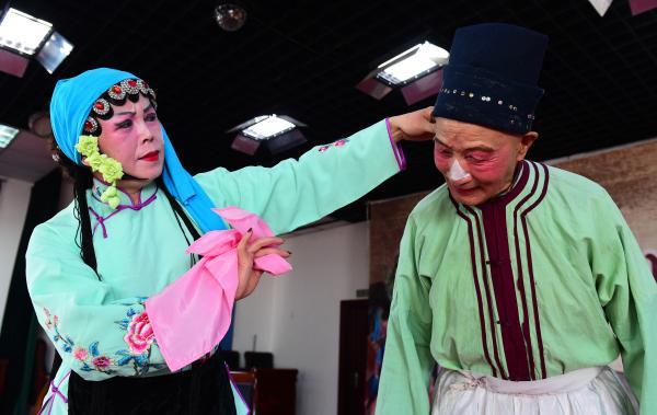 小曲子 老“戏痴”