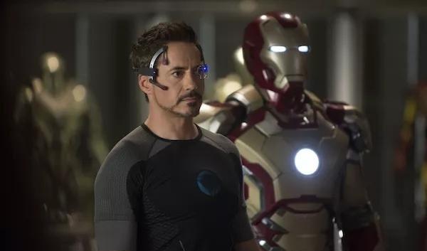 复仇者联盟4钢铁侠死了!为什么是他打响指,雷神不能承受原石之力吗?