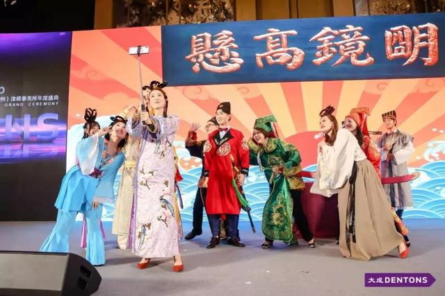 网传最惨年会吃盒饭,太难了!来康康别人家的神仙年会