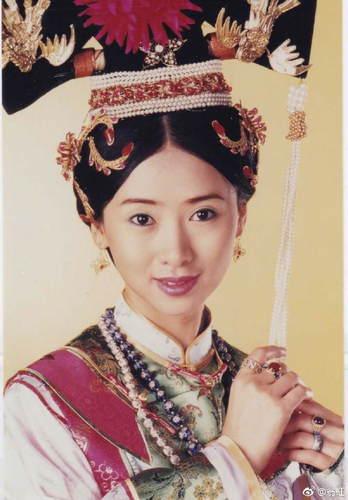 回忆杀！翁虹晒旧剧照 青涩美丽气质温柔