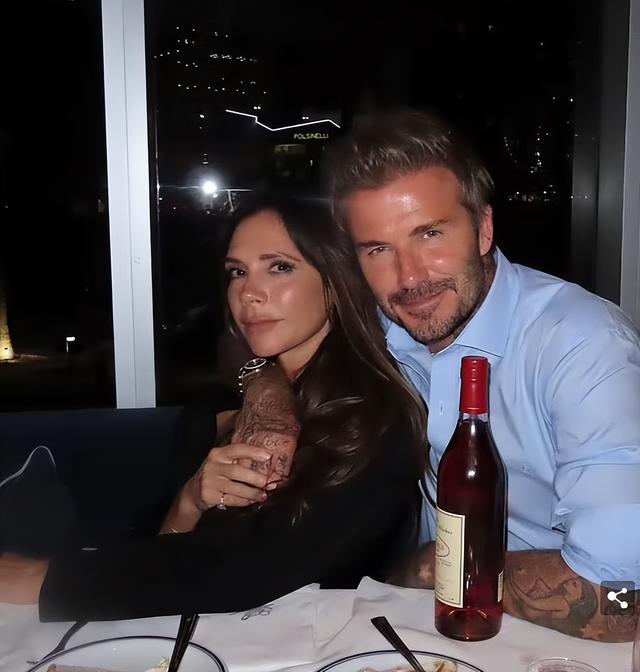 贝克汉姆50岁妻子“不老”容颜引专家质疑，“她做了整容手术”