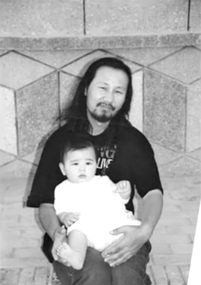 腾格尔永失爱女，痛彻肺腑十年：她让我开心6年就走了，我很满足