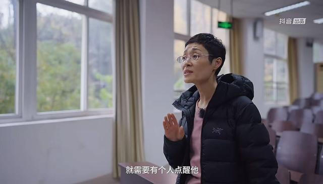 一句“回家吧”出圈，最会“骂人”的考研老师爆火，她越骂学生越爱？