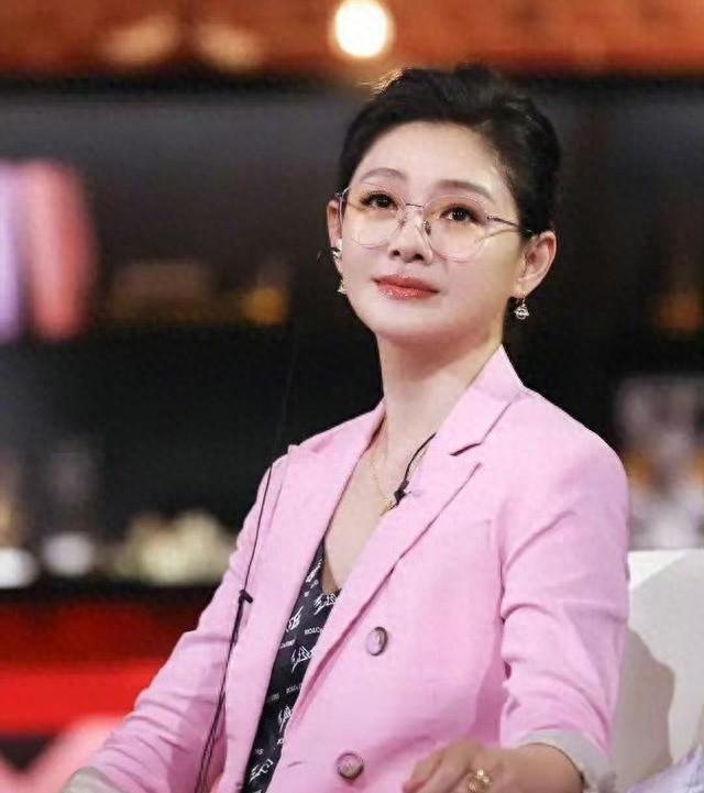 大S去世，年仅48岁，她生前的纷纷扰扰，如今都散了