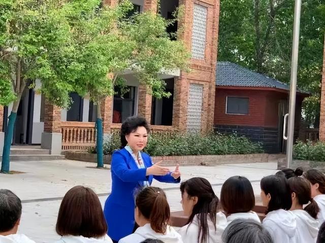 国家一级演员！6次“立功”！她们同时获全国表彰，官方认定“最美”！