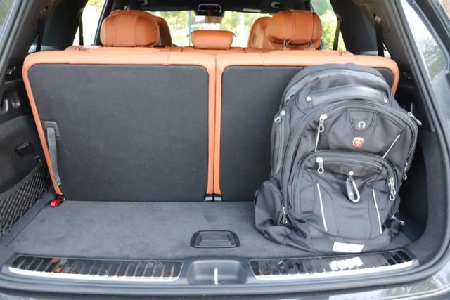 奔驰GLC:奔驰7座SUV优惠15万!内饰氛围感拉满,轴距2977mm!