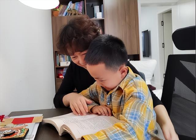 8年前，那个3岁识三干字、6岁夺央视冠军的神童王恒屹，如今怎样