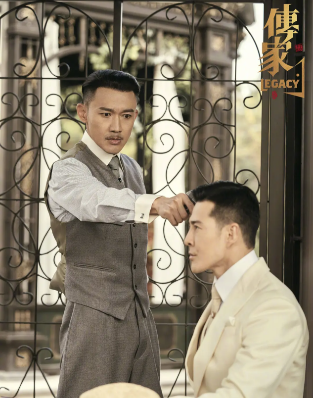 47岁黄海冰撞脸樊少皇，曾是古装男神，如今转型拍段子当网红？