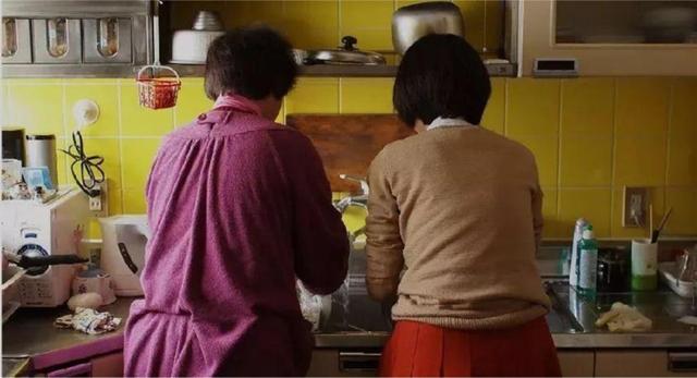 伺候老人一年，不如小儿子回来卖个萌，过春节“远香近臭”真相了