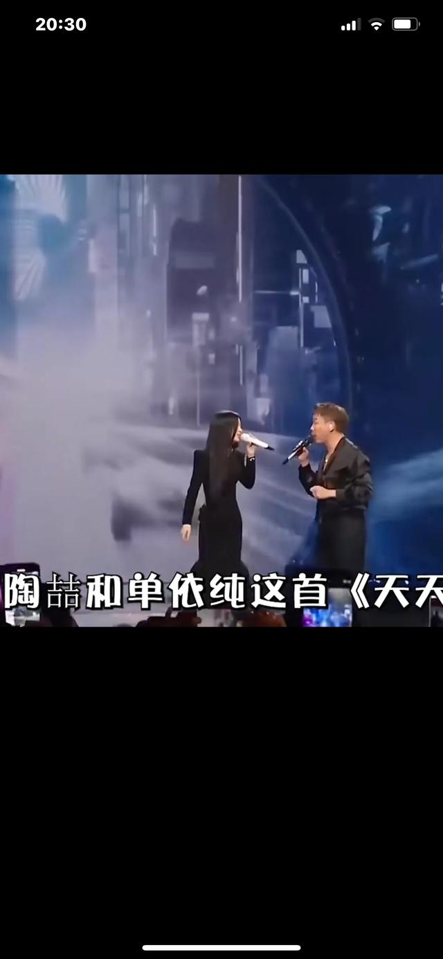 00后顶级唱将,一不小心杀疯半个娱乐圈,掀翻整个华语乐坛。