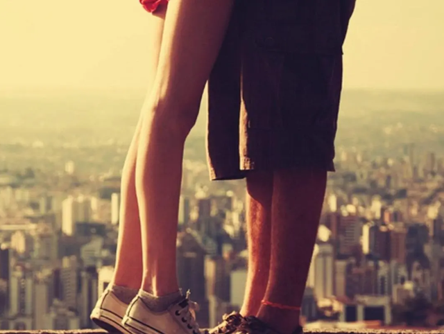 老公说我不是个女人，我笑了，我说他也不是个男人，他生气了！