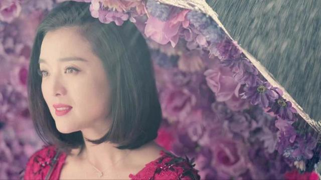 歌手白雪：38岁离婚，独自养子，却在44岁嫁下8岁的老公