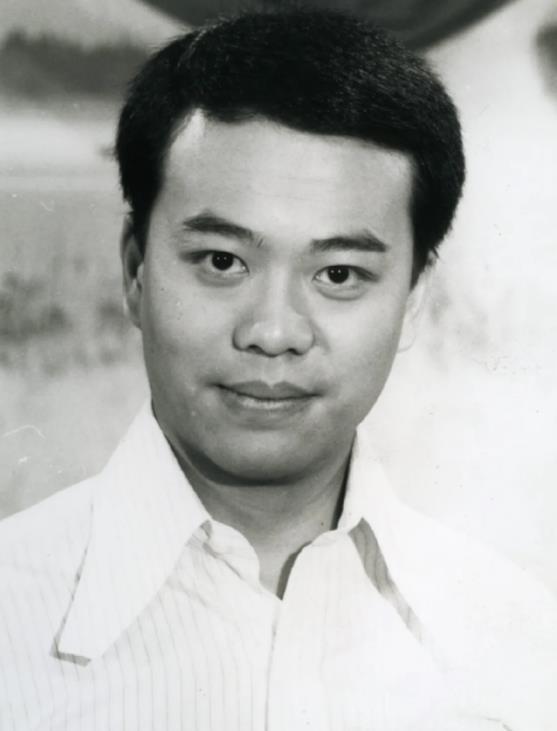 看了欧阳震华和林保怡,才明白男人可以不帅,但一定要有气质