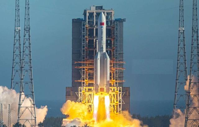 登月是骗局吗？月球上没有火箭和发射塔，美国人是如何返航的？