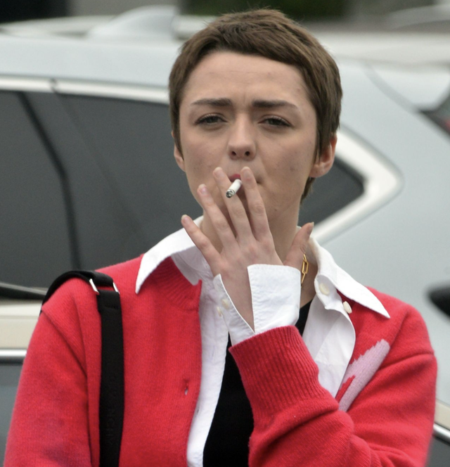 “二丫”沧桑得像40岁，《权力的游戏》热播12年，童星颜值大变样