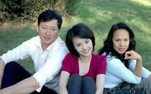 明星与父母合照：刘诗诗妈妈有气质，杨迪妈妈最让我惊讶
