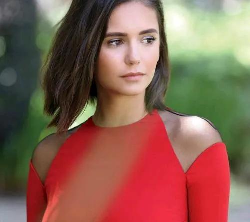 太炸裂!欧美界女星Nina Dobrev被称为最美的“吸血鬼女王”太漂亮!