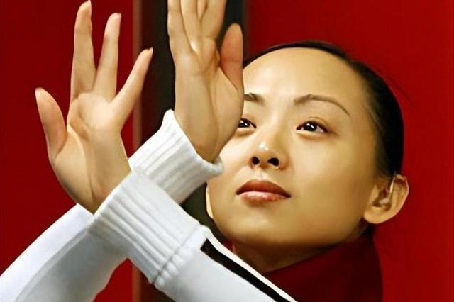 “消失”已久的邰丽华，在结婚生子后，已经走上了另外一条大道