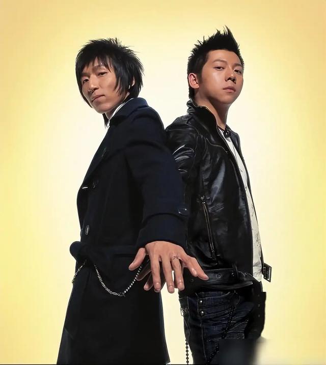 分道扬镳7年后，再看胡海泉、陈羽凡的各自境遇，简直是天差地别