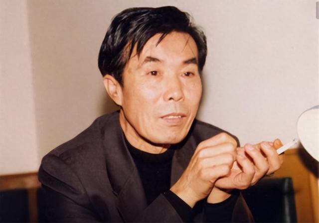 何庆魁儿子为77岁的父亲办八十大寿，魏三台上发火，寿宴成笑话！