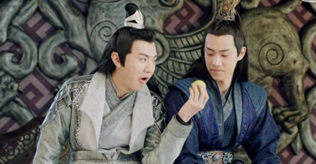 《凤唳九天》锦衣对君清感情不一般,剧中多处已暗示,汀月真相了