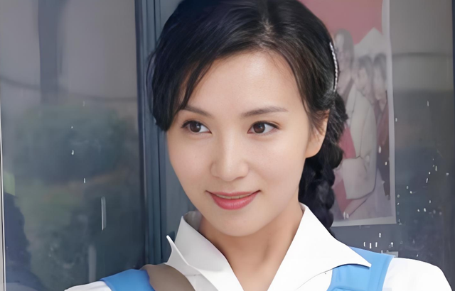 “万人迷”陈好，30岁嫁给二婚刘海峰，婚后连生3胎如今幸福不己