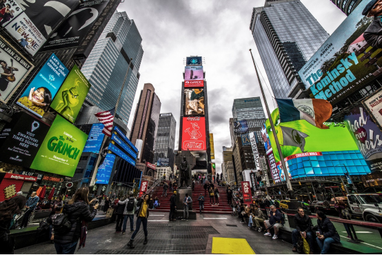 华裔政客竞选纽约市长，从一骑绝尘到承认败选，杨安泽做错了什么